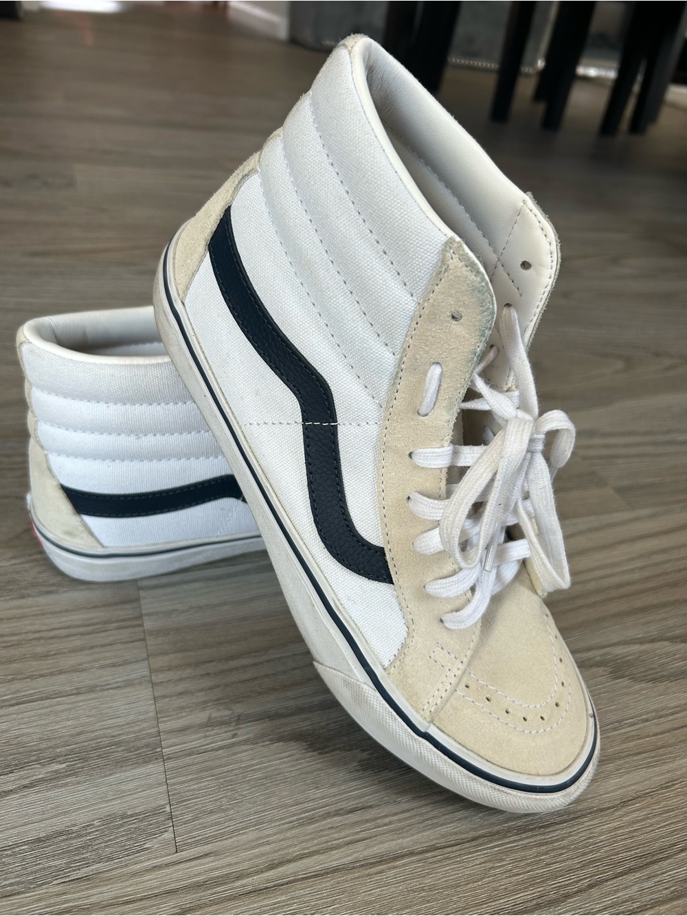 ✨Vans High-Top Sneakers in White with Black Stripe